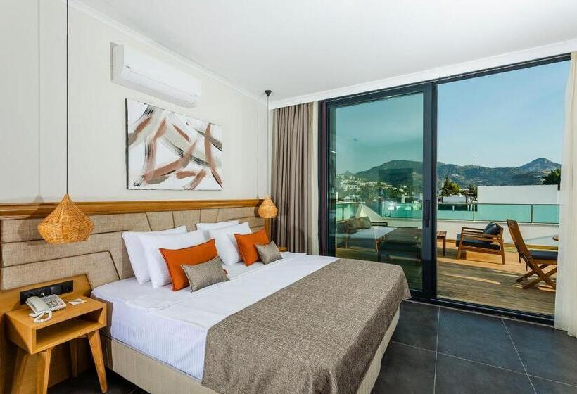 סוויטה אקזקיוטיב, Yalıpark Beach