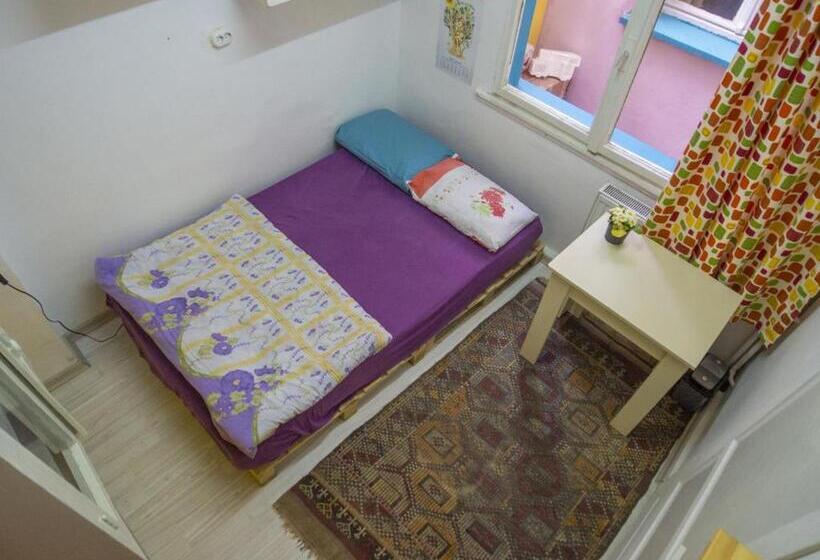 Quarto Estandar Banheiro Compartilhado, Shantihome