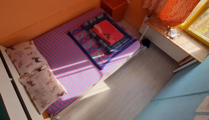 اتاق استاندارد با سرویس بهداشتی مشترک, Shantihome