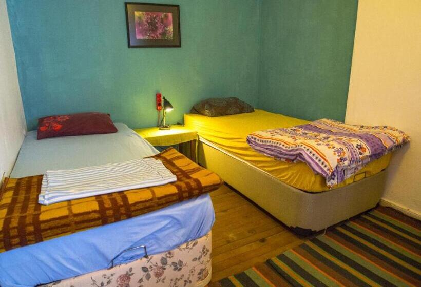 اتاق خانوادگی با سرویس بهداشتی مشترک, Shantihome