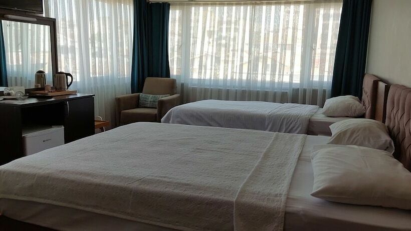 اتاق استاندارد سه نفره, Sinop Mola Otel