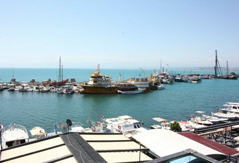 اتاق استاندارد سه نفره, Sinop Mola Otel