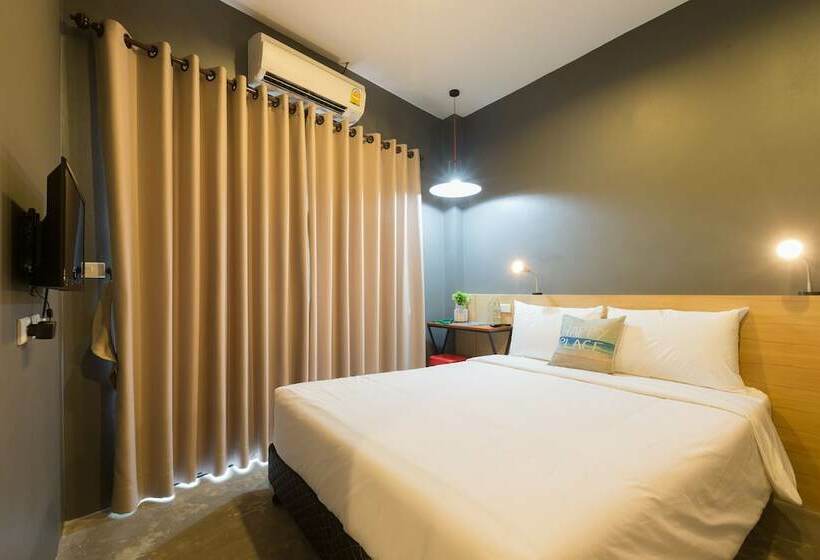 غرفة قياسية, Srisuksant Square