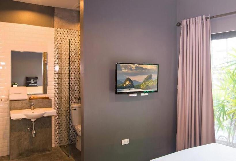 غرفة قياسية, Srisuksant Square