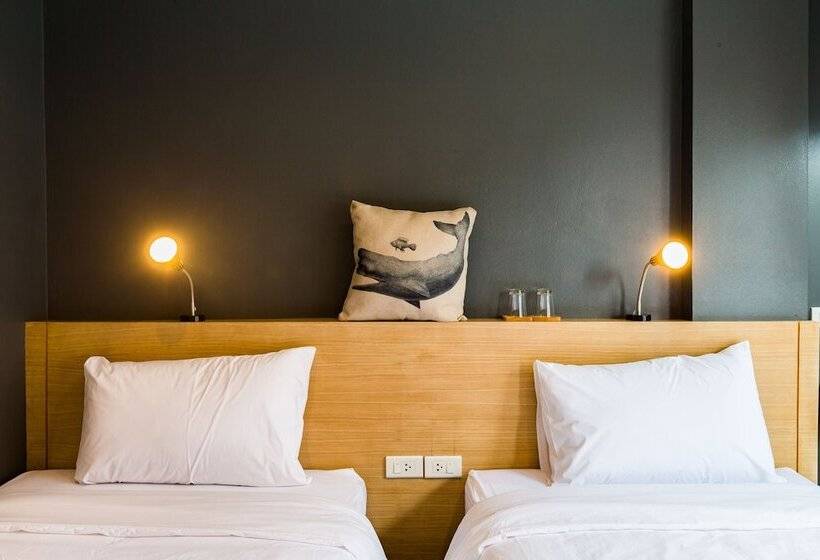 غرفة قياسية, Srisuksant Square