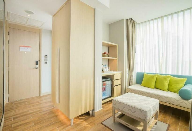 Номер Deluxe с Гидромассажем, Avani+ Hua Hin Resort