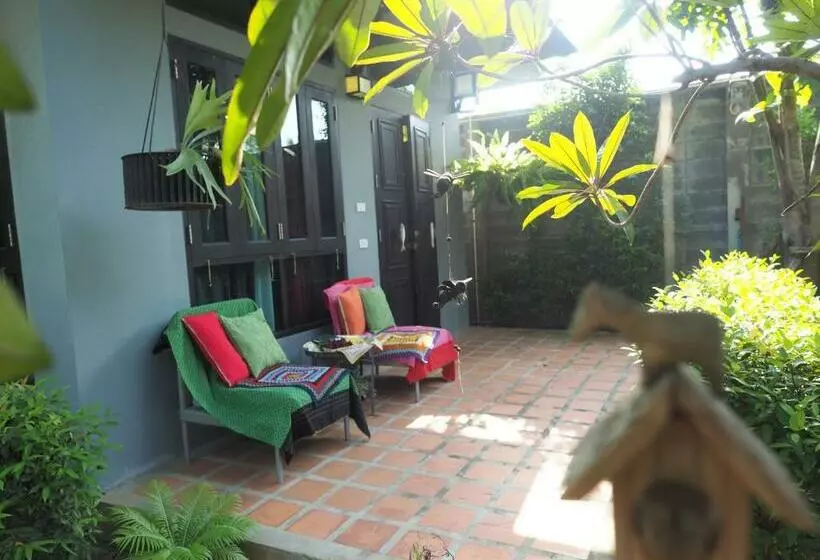 デラックスルーム, Amphawa Caza Platuu
