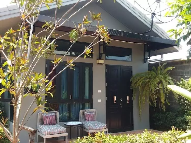 デラックスルーム, Amphawa Caza Platuu