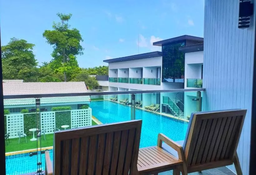 プールの見えるデラックスルーム, Chaolao Cabana Resort