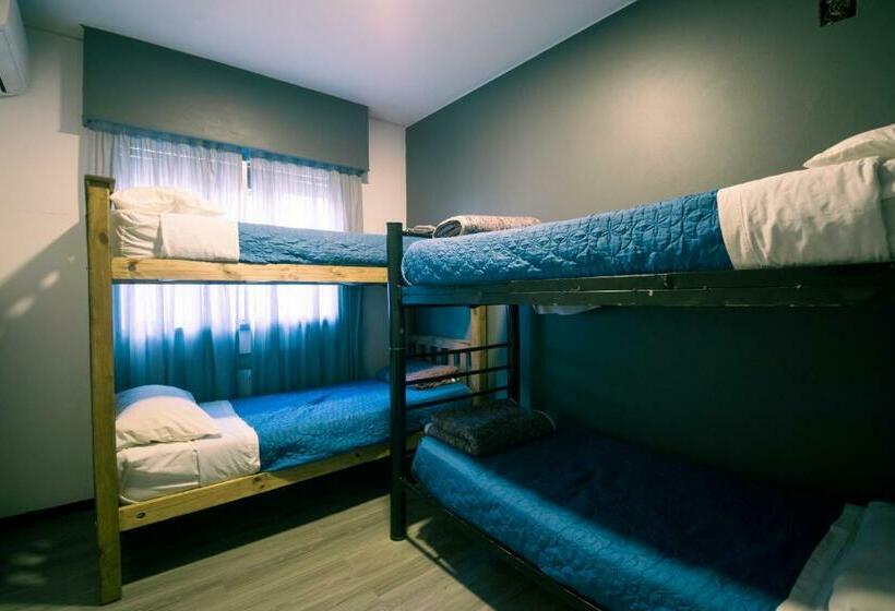 חדר סטנדרט לשלושה עם חדר אמבטיה משוף, Chill Inn Hostel