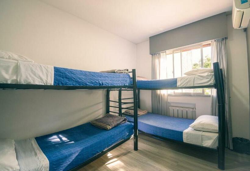 חדר סטנדרטי לארבעה עם חדר אמבטיה משותף, Chill Inn Hostel