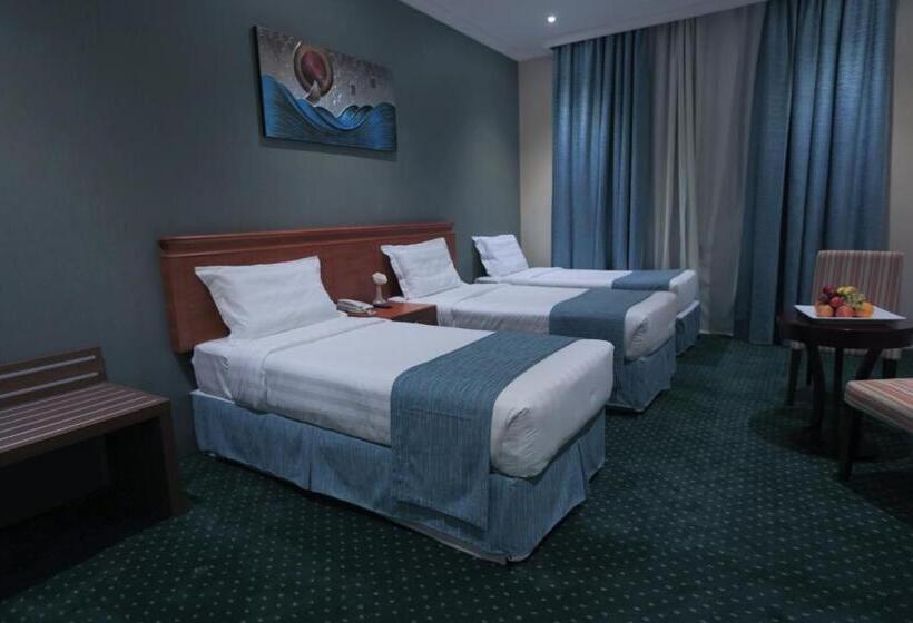 Habitació Triple Clàssica, Barakat Burhan