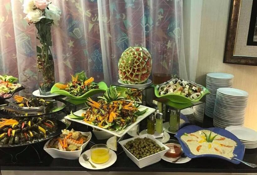 Habitació Triple Clàssica, Barakat Burhan