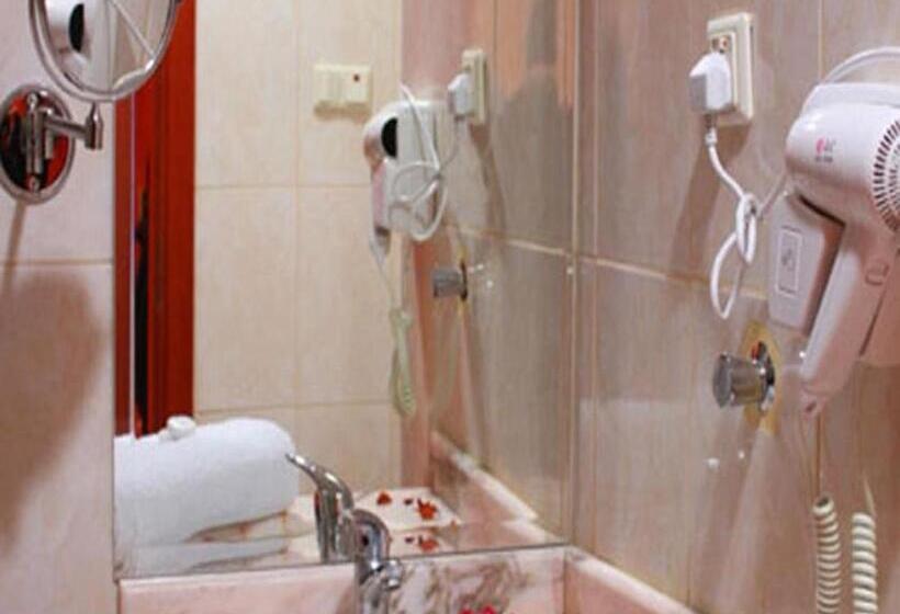 Suite Familiar, Barakat Burhan