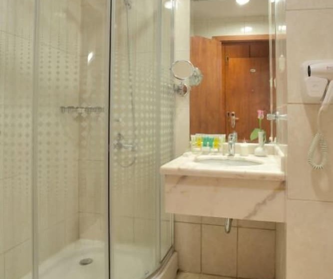 Habitació Estàndard, Barakat Burhan