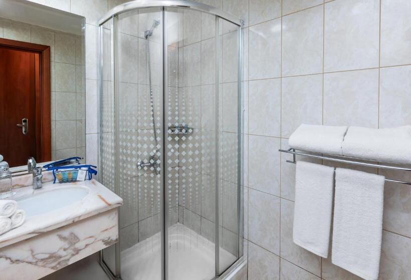 Habitació Quàdruple Deluxe, Barakat Burhan