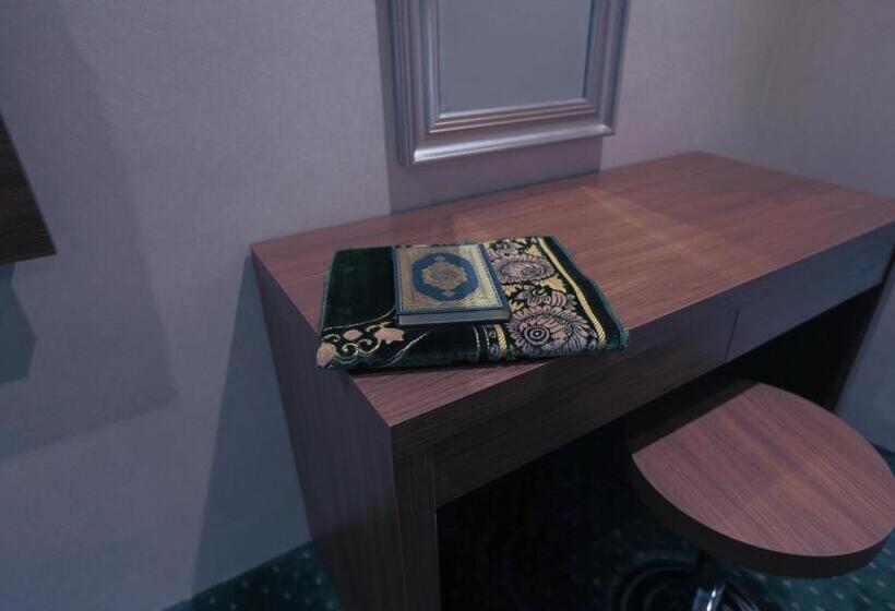 Suite Familiar, Barakat Burhan