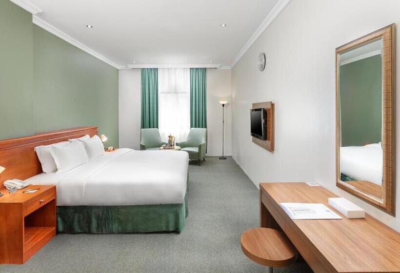 Suite Familiar, Barakat Burhan