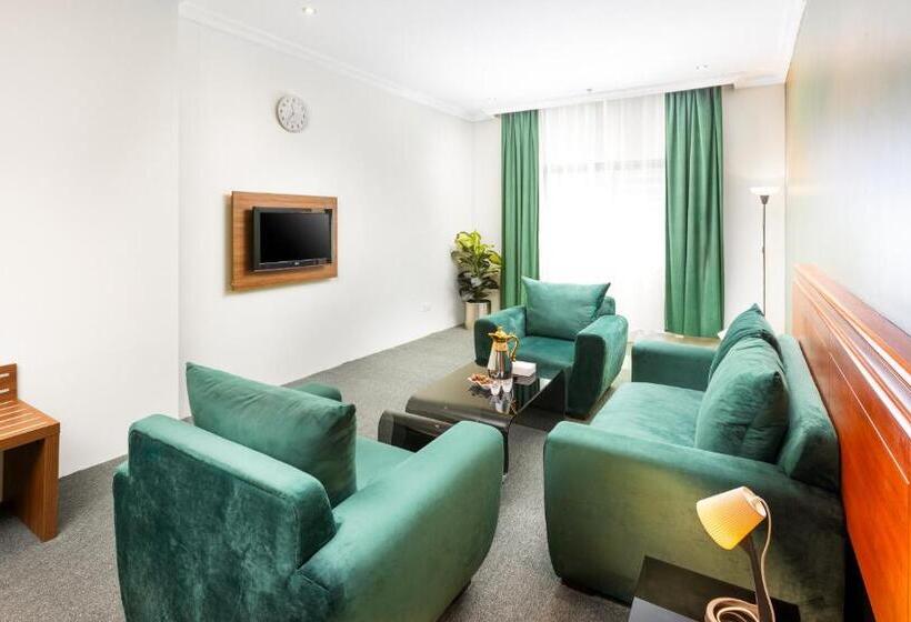 Suite Familiar, Barakat Burhan