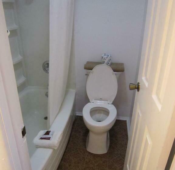 חדר סטנדרט עם מיטת קינג, Cassville Budget Inn