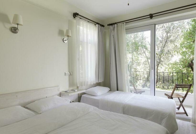 标准房带园景, Hideaway