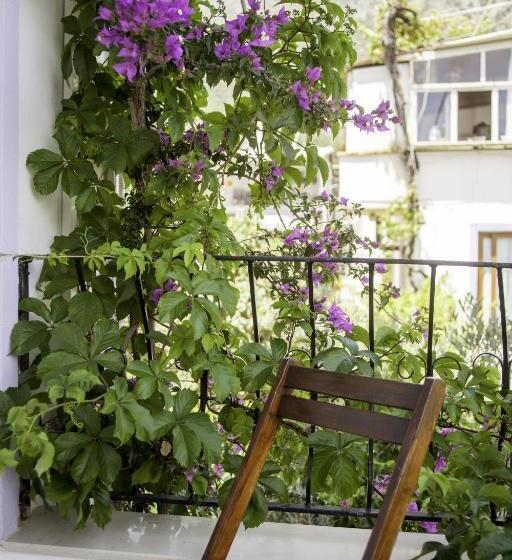 标准房带园景, Hideaway