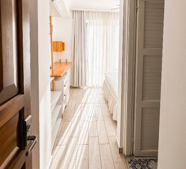 标准间侧面带海景, Hideaway