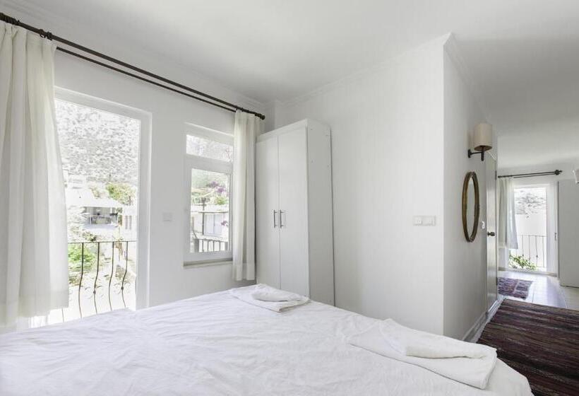 豪华家庭房间, Hideaway