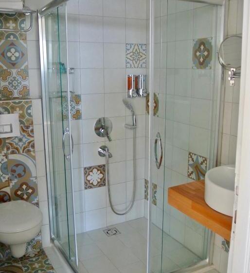 豪华套房, Hideaway