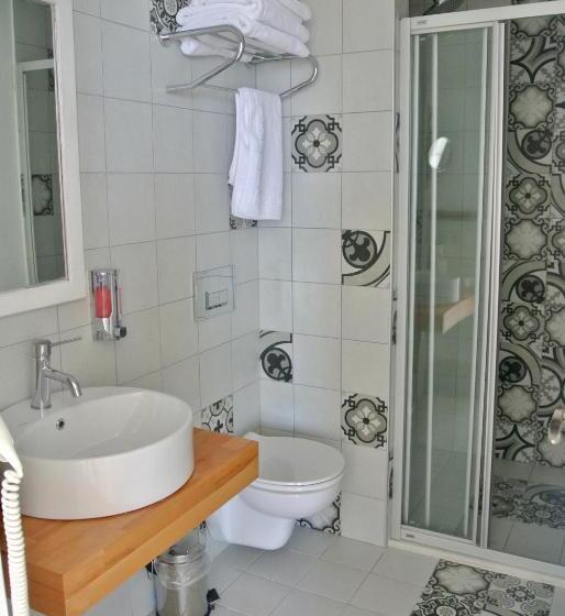 豪华套房, Hideaway