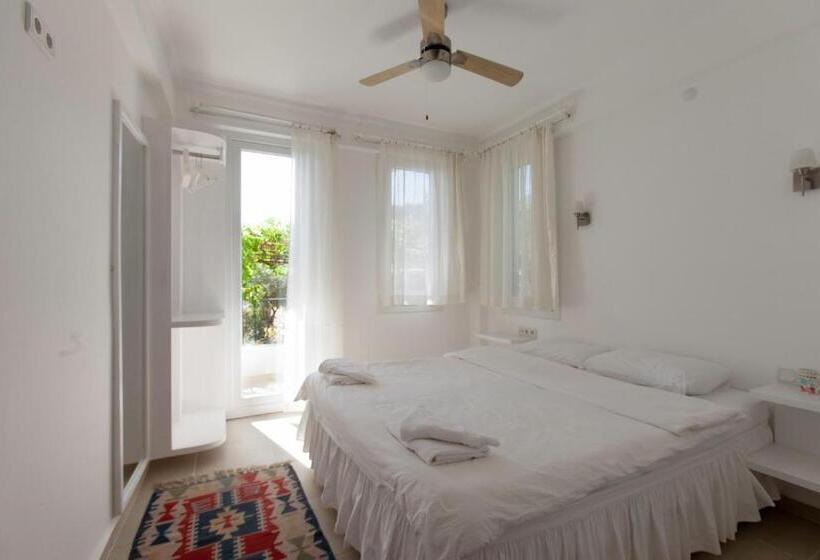 豪华家庭房间, Hideaway