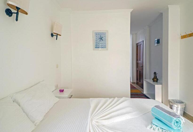 豪华套房, Hideaway