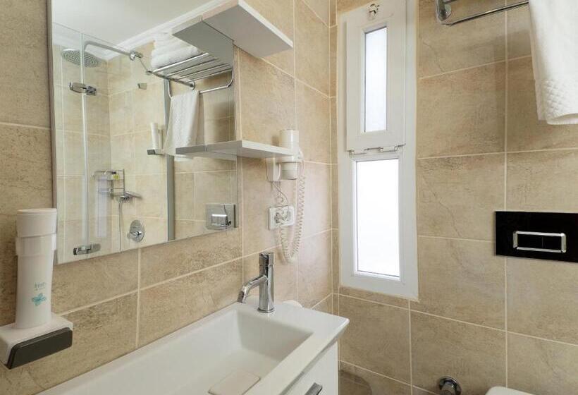 豪华套房, Hideaway