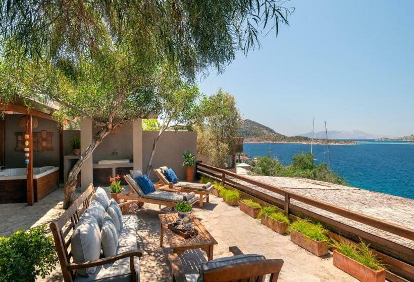 חדק דלוקס עם ג'קוזי, Karia Bel   Adult Only +12