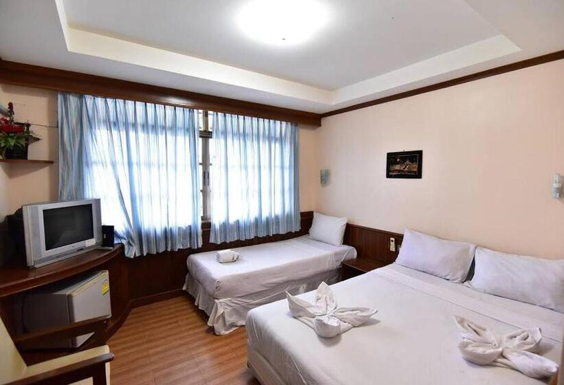 غرفة قياسية ثلاثية, Krabi Grand