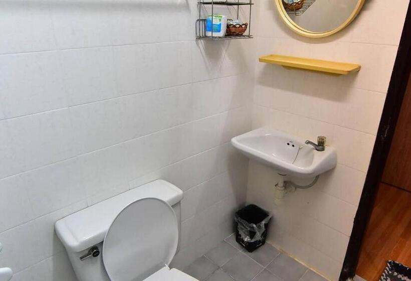 غرفة قياسية ثلاثية, Krabi Grand