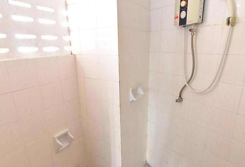 غرفة قياسية ثلاثية, Krabi Grand