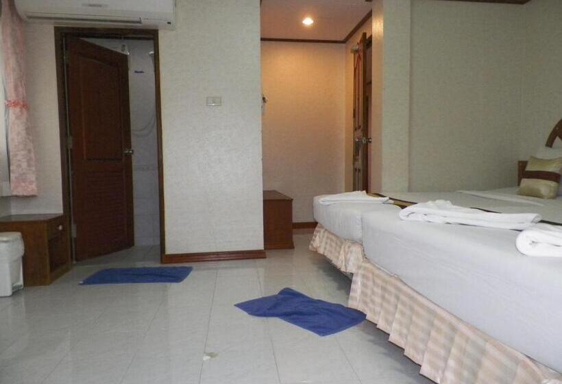 스탠다드 트리플 룸, Natacha