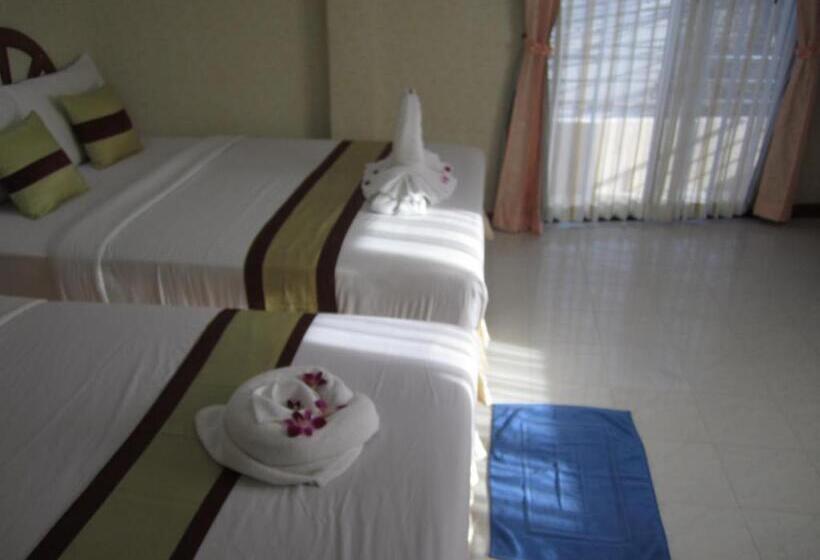 스탠다드 트리플 룸, Natacha