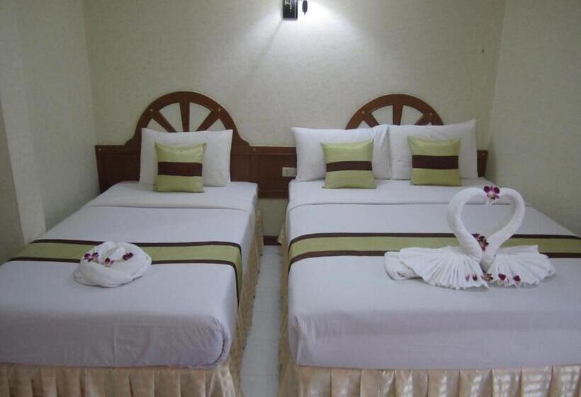 스탠다드 트리플 룸, Natacha