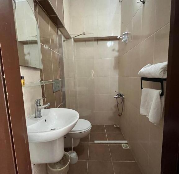 스탠다드 트리플 룸, ünlü