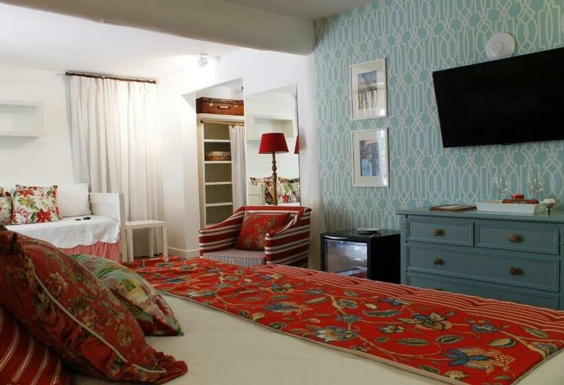 Полулюкс, Tw Guaimbe Exclusive Suites