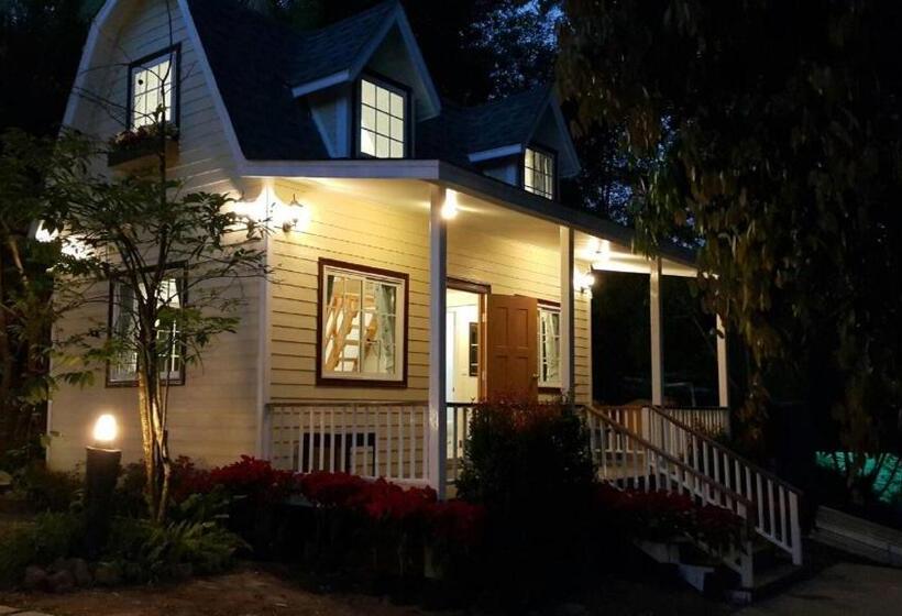 Standard bungalow river view, Baan Pong Tara