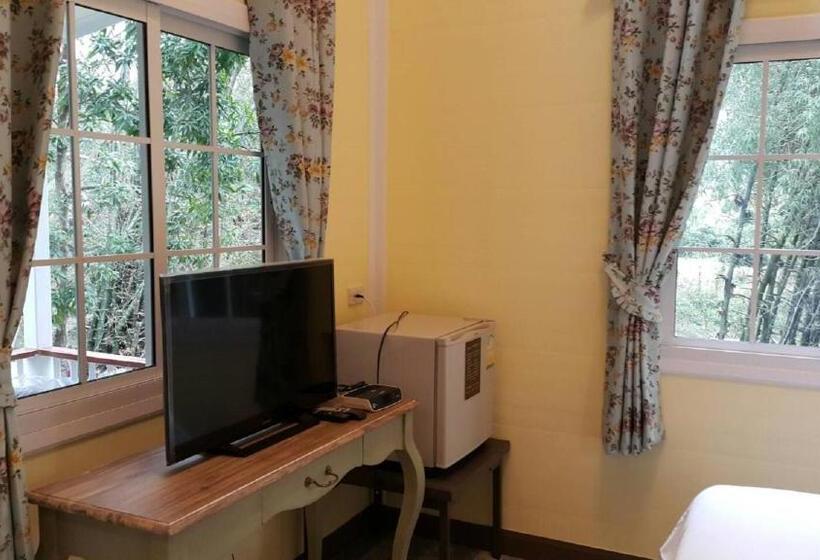 Standard bungalow river view, Baan Pong Tara