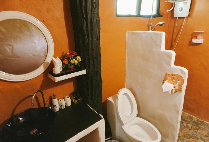 Quarto Deluxe, Baan Pong Tara