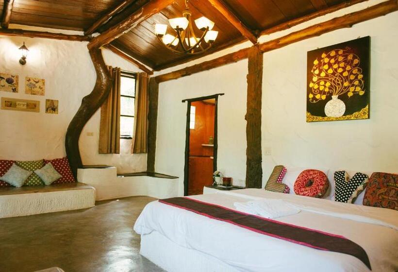 Quarto Deluxe, Baan Pong Tara