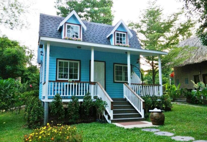 Standard bungalow river view, Baan Pong Tara