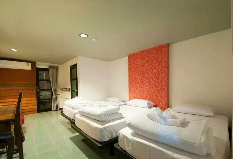 اتاق استاندارد سه نفره, The 8 Factory Hotel Phitsanulok