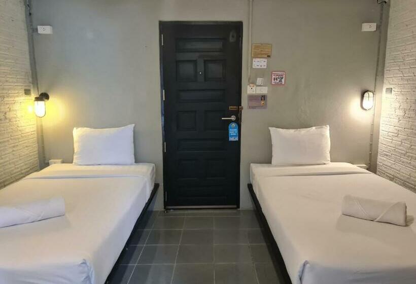 Номер Стандарт, The 8 Factory Hotel Phitsanulok