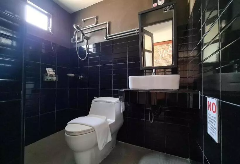 اتاق لوکس, The 8 Factory Hotel Phitsanulok